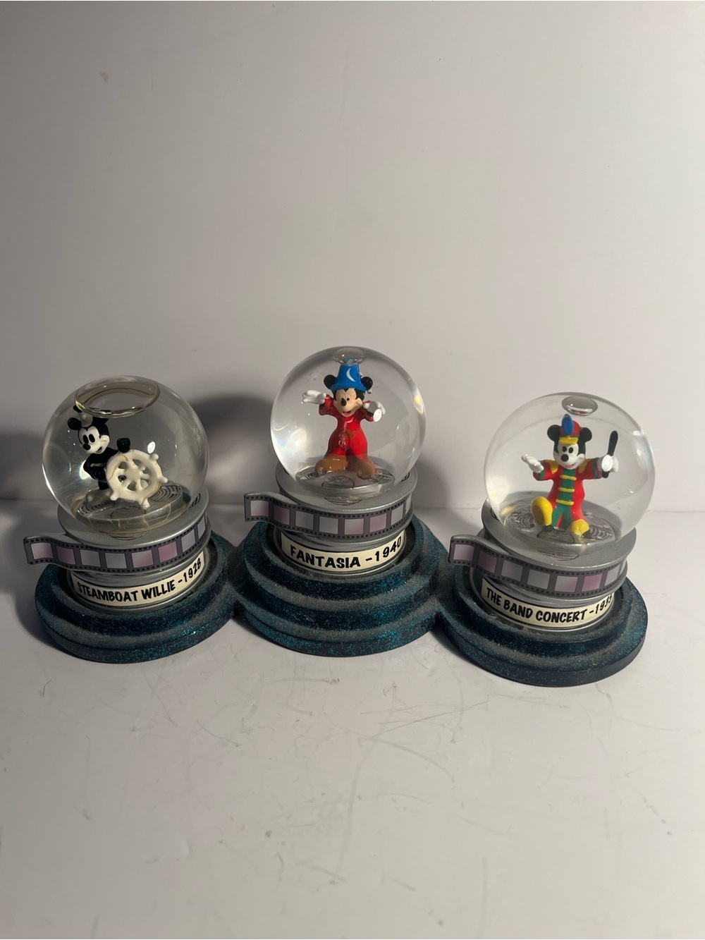 DISNEY mini snow  globes ❤️ onepiece